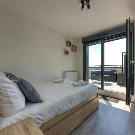 La Parenthese Apartment *